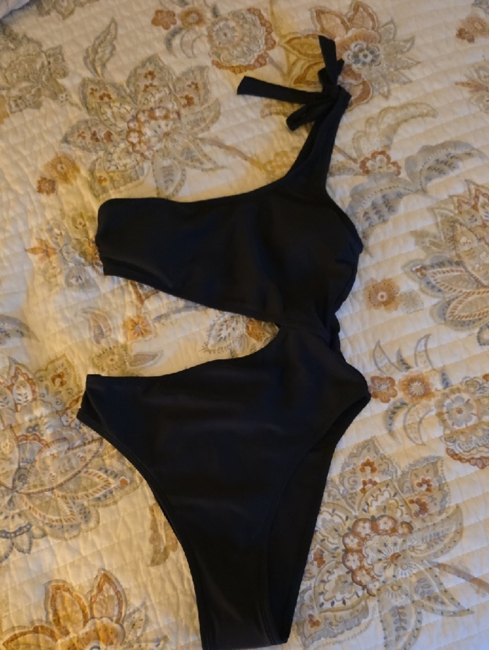 NWT Black One-Shoulder CupShe One-Piece Swimsuit size XS